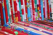 从加工工艺上可以分为:坯布,漂白布,染色布,印花布,色织布,混合工艺布